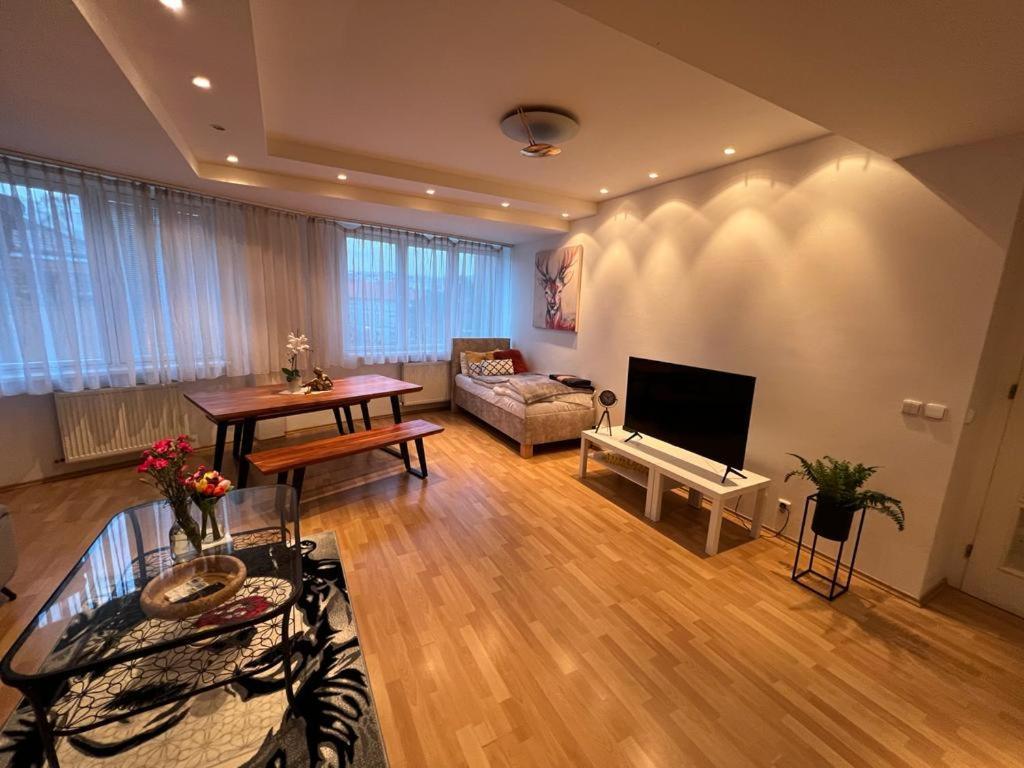 Iren Apartment Bratislava Exterior photo